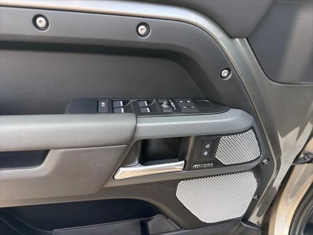 2024 Land Rover Defender L663 - Image 12 of 25