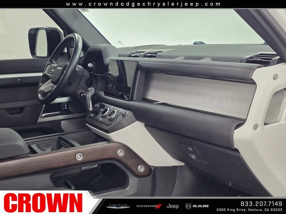 2024 Land Rover - Image 17 of 31
