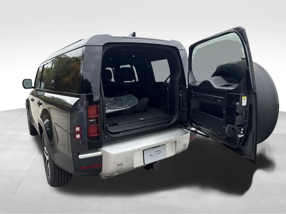2024 Land Rover Defender L663 - Image 10 of 12
