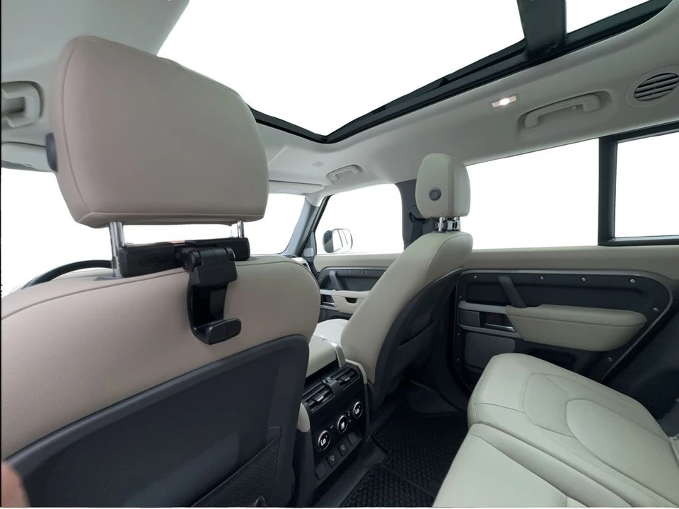 2024 Land Rover Defender L663 - Image 23 of 31