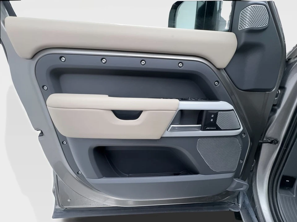2024 Land Rover Defender L663 - Image 21 of 31
