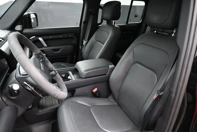 2024 Land Rover Defender V8 - Image 13 of 17