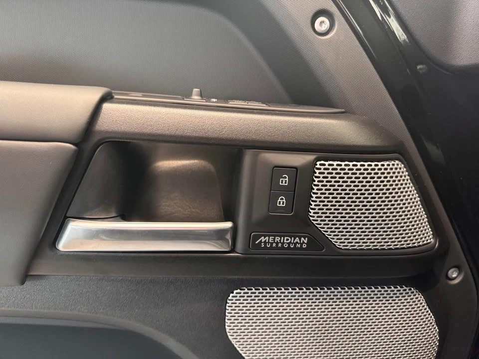 2024 Land Rover Defender L663 - Image 17 of 19