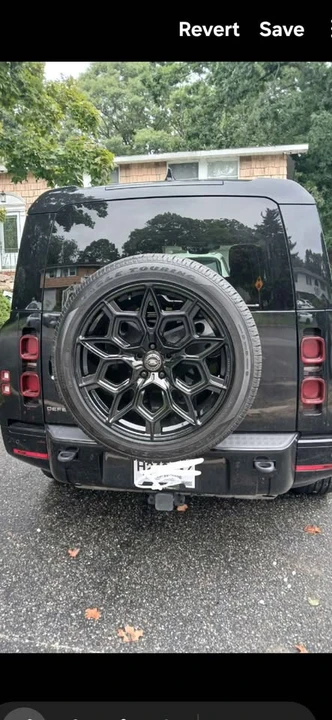 2024 Land Rover Defender V8 - Image 9 of 10
