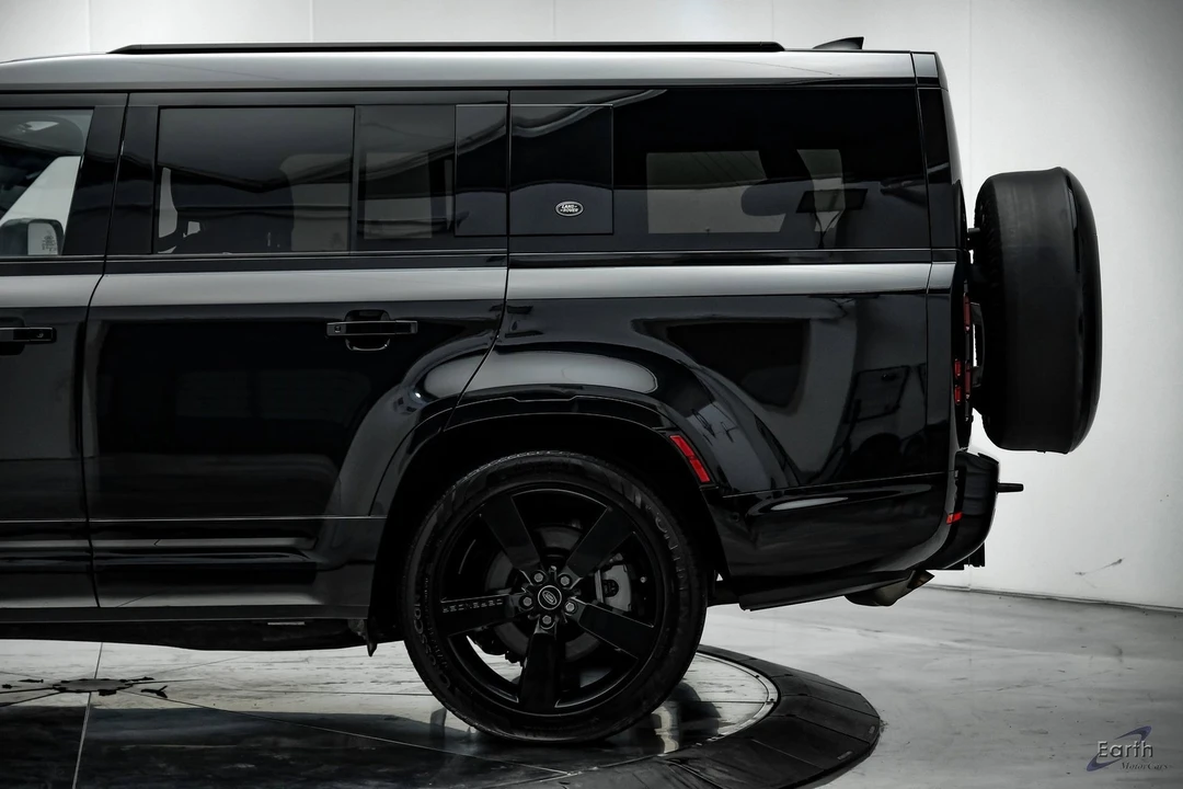 2024 Land Rover Defender L663 - Image 7 of 12