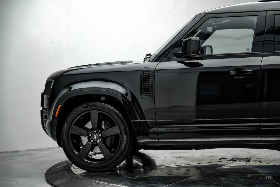2024 Land Rover Defender L663 - Image 6 of 12