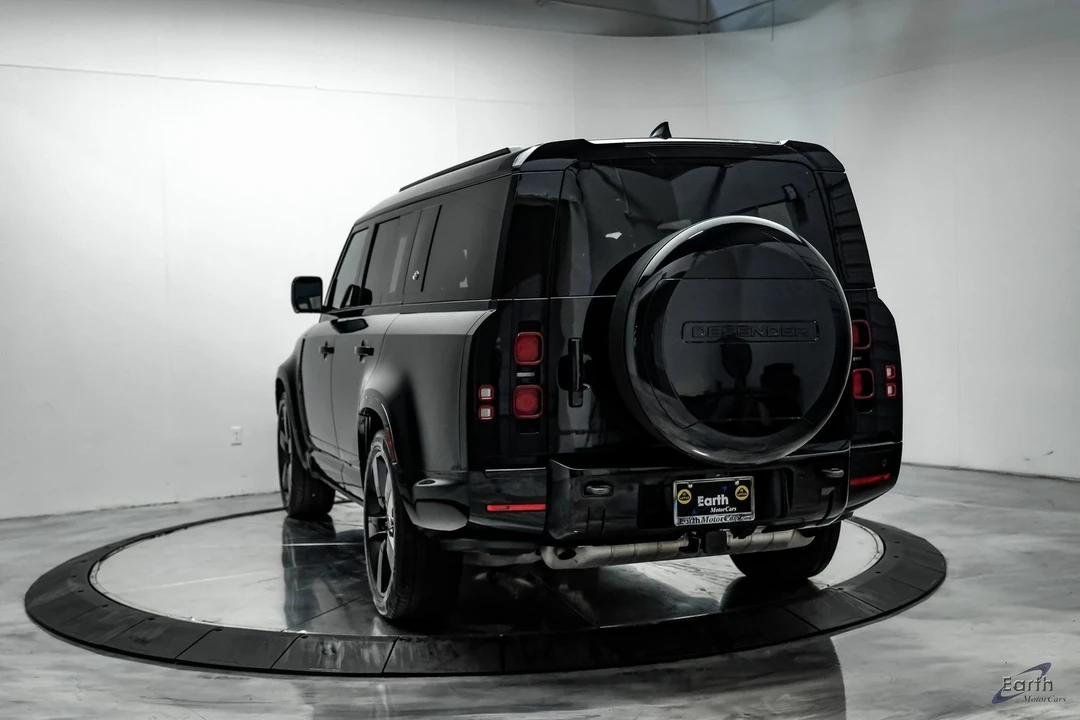 2024 Land Rover Defender L663 - Image 9 of 12