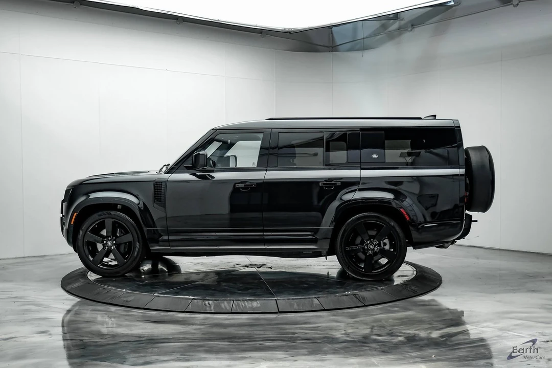 2024 Land Rover Defender L663 - Image 5 of 12