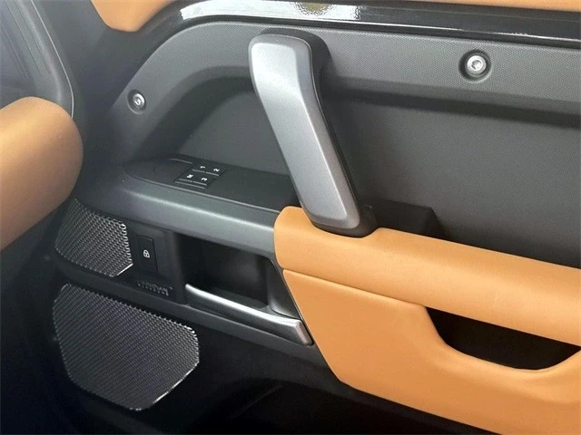 2024 Land Rover Defender L663 - Image 19 of 21