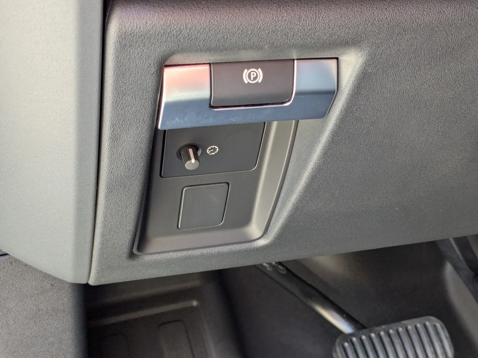 2024 Land Rover Defender L663 - Image 18 of 31
