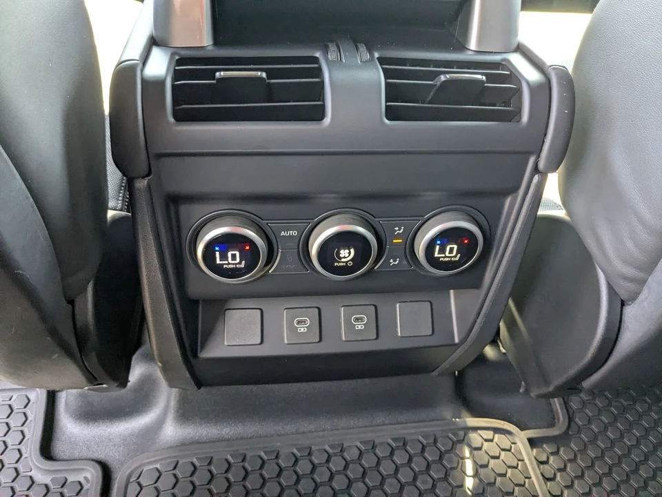 2024 Land Rover Defender L663 - Image 28 of 31