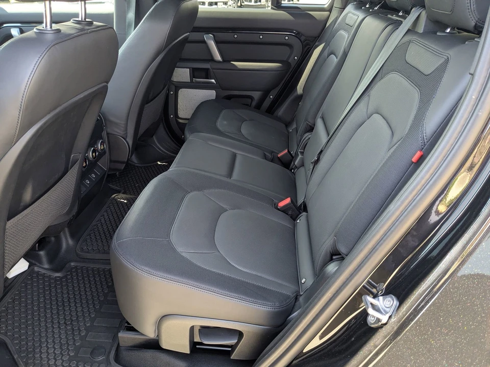 2024 Land Rover Defender L663 - Image 29 of 31