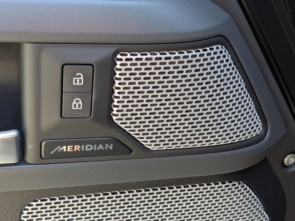 2024 Land Rover Defender L663 - Image 14 of 31
