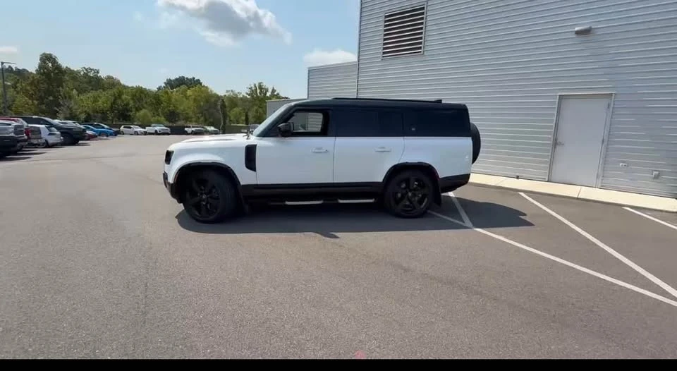 2024 Land Rover Defender L663 - Image 2 of 7