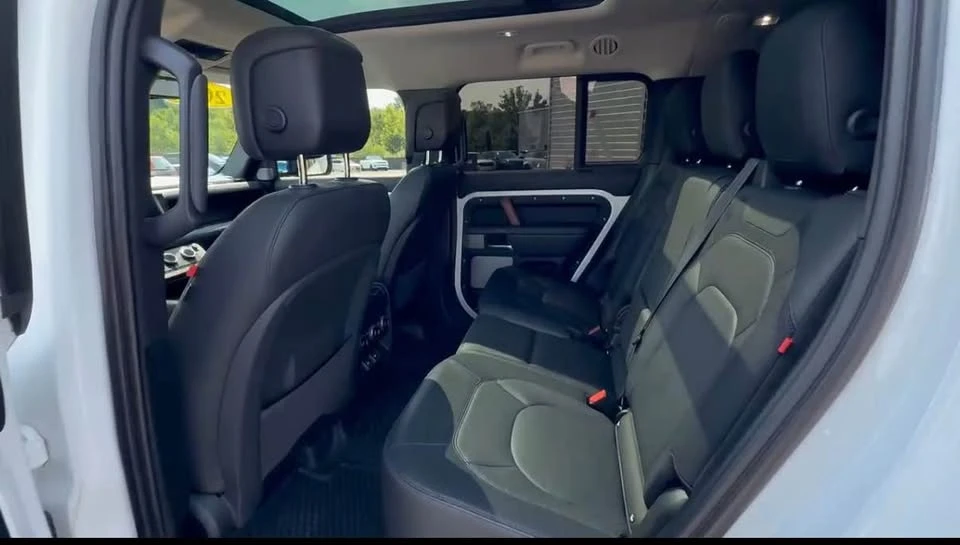 2024 Land Rover Defender L663 - Image 6 of 7
