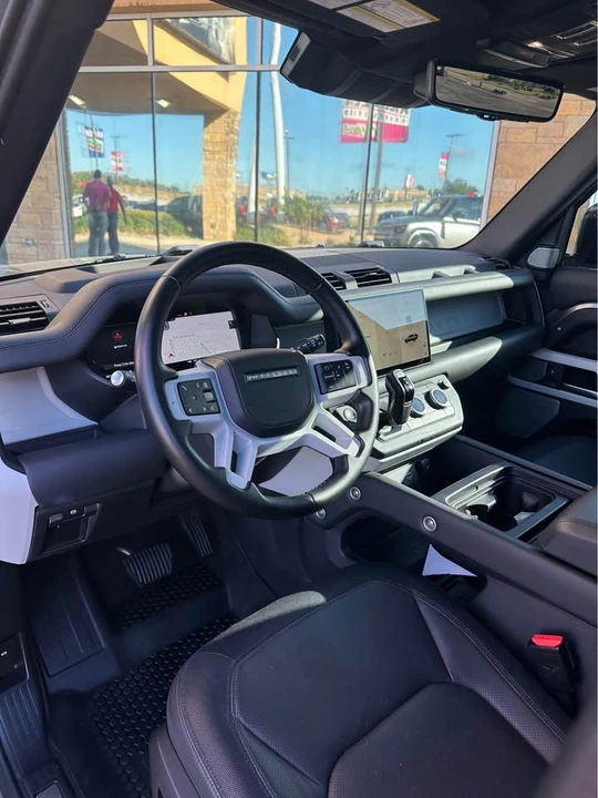 2024 Land Rover Defender L663 - Image 10 of 14