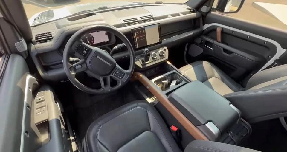 2024 Land Rover Defender L663 - Image 5 of 7