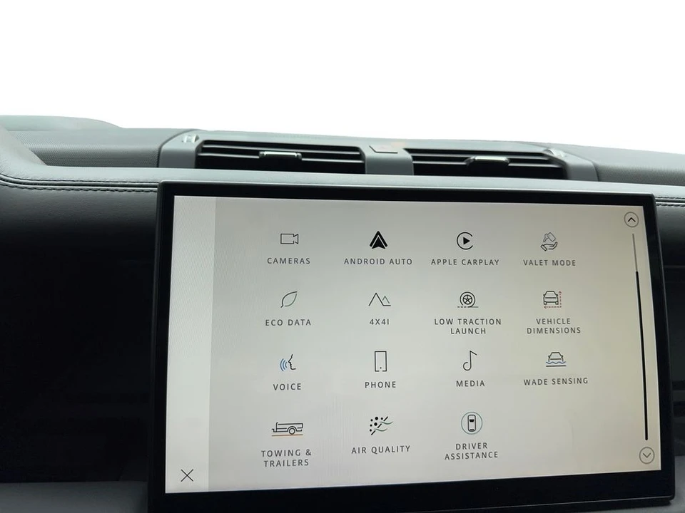 2024 Land Rover Defender L663 - Image 26 of 31