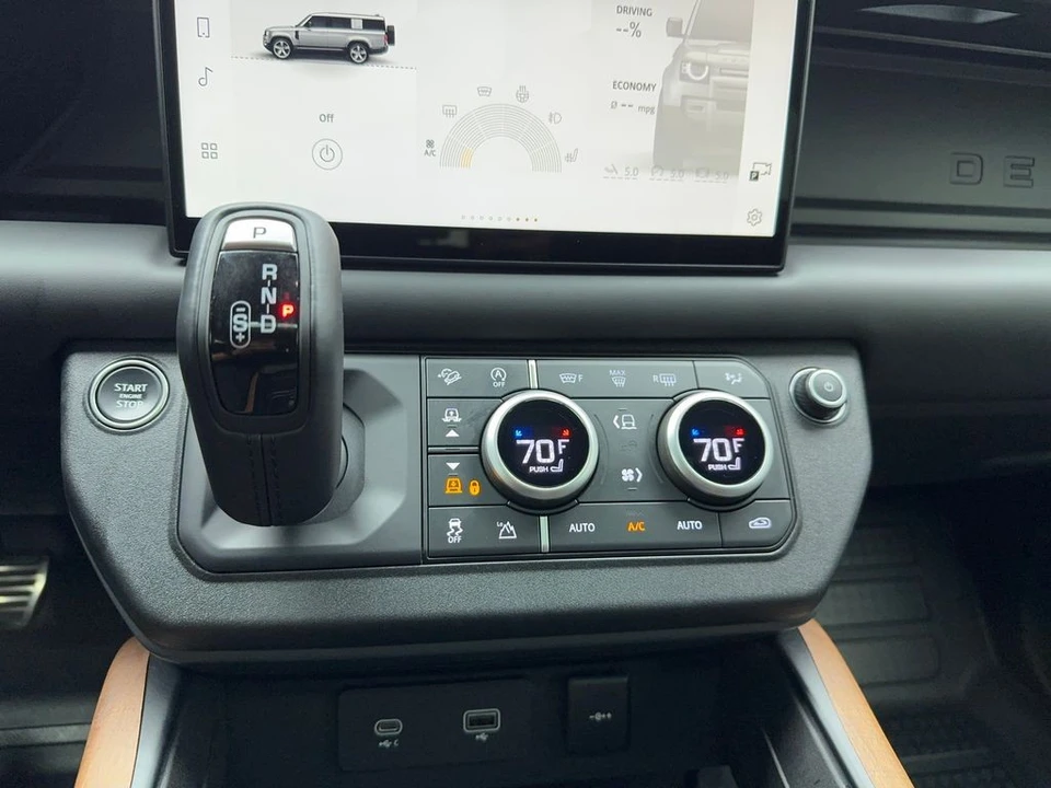 2024 Land Rover Defender L663 - Image 30 of 31