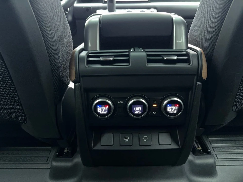 2024 Land Rover Defender L663 - Image 19 of 31