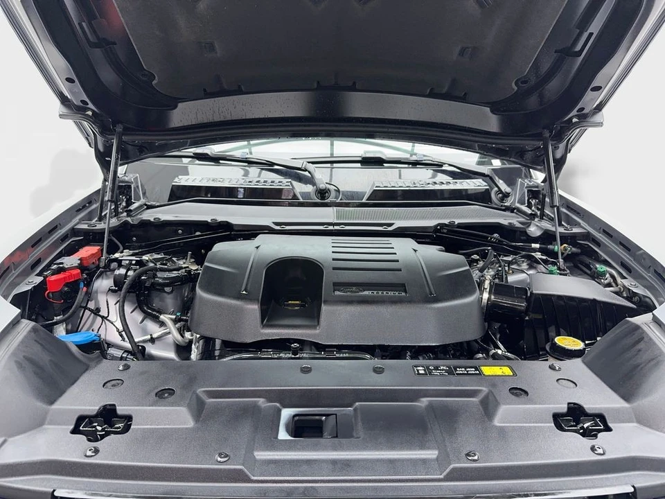 2024 Land Rover Defender L663 - Image 16 of 21
