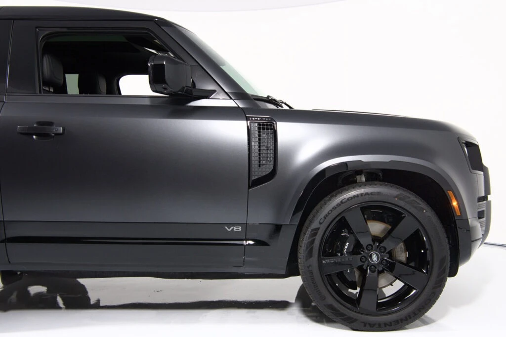 2024 Land Rover Defender V8 - Image 11 of 31