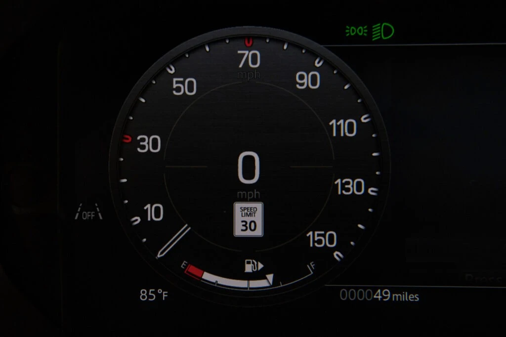 2024 Land Rover Defender V8 - Image 26 of 31