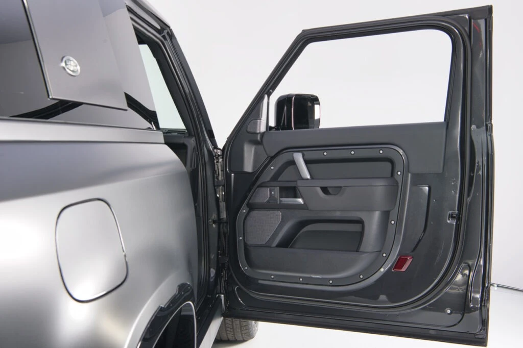 2024 Land Rover Defender V8 - Image 31 of 31