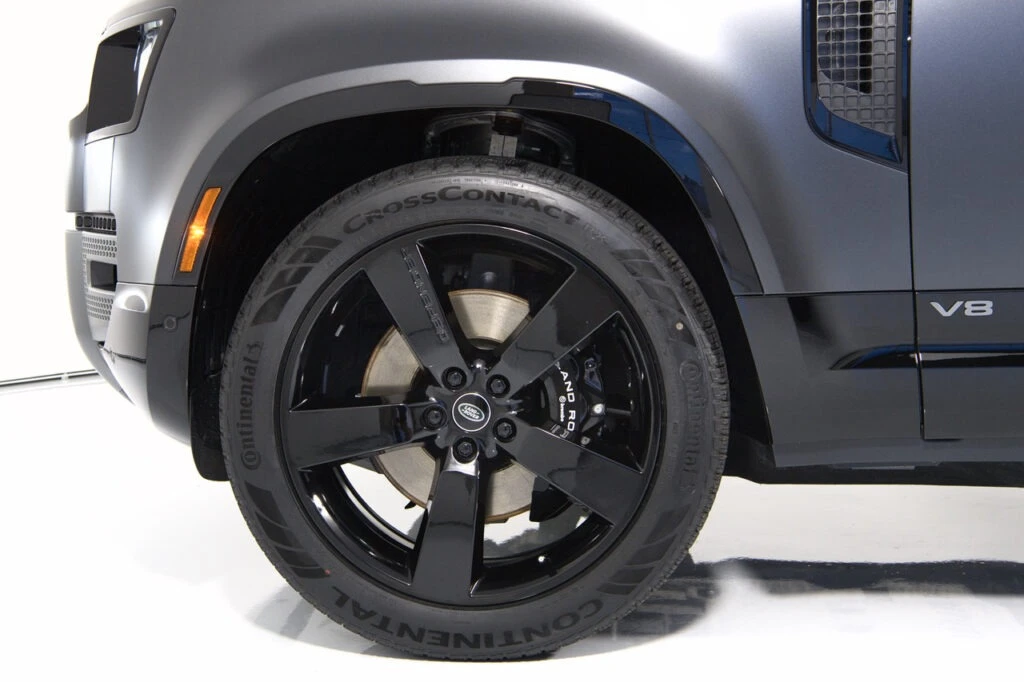 2024 Land Rover Defender V8 - Image 6 of 31