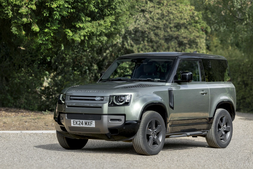 2024 Land Rover Defender L663 - Image 3 of 31