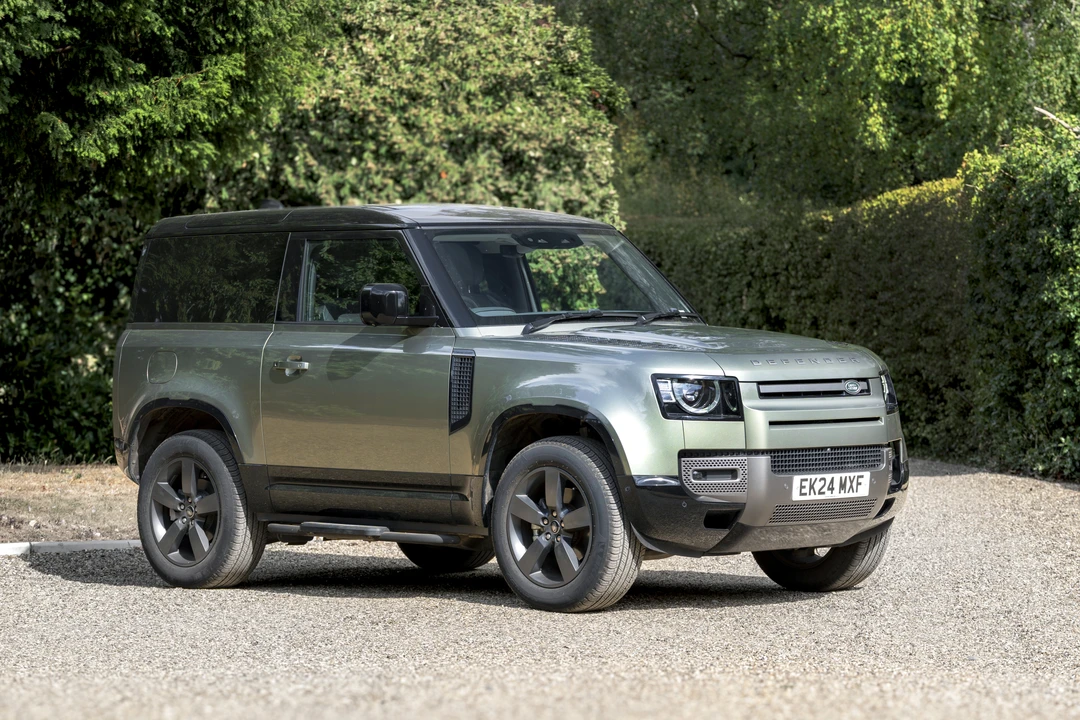 2024 Land Rover Defender L663 - Image 15 of 31