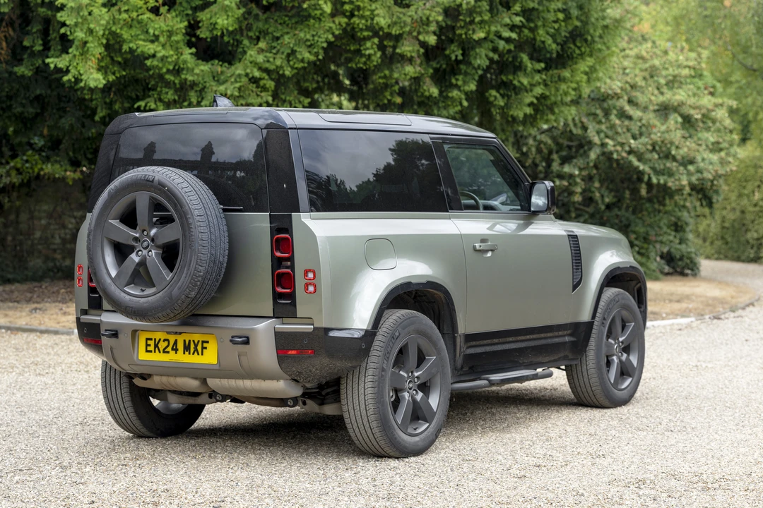 2024 Land Rover Defender L663 - Image 17 of 31