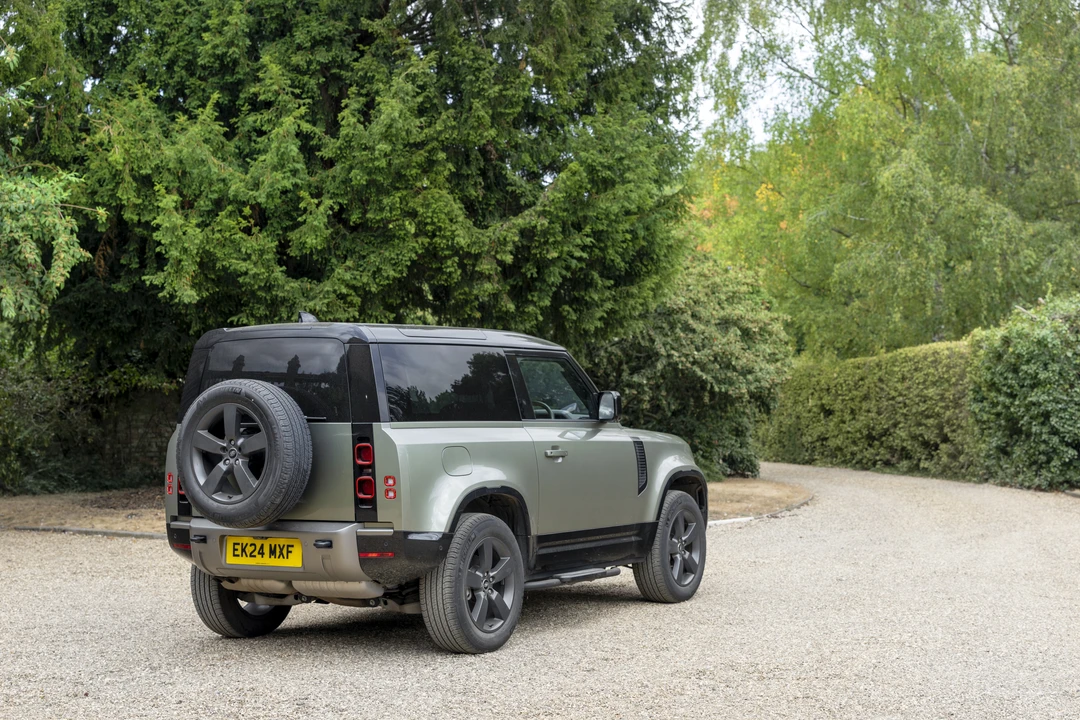 2024 Land Rover Defender L663 - Image 18 of 31