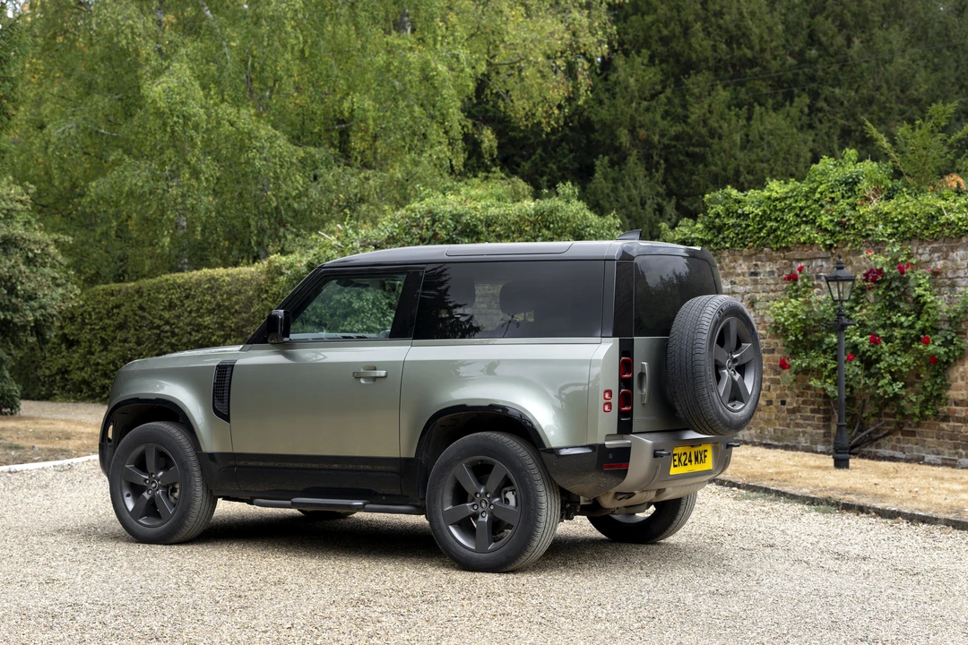 2024 Land Rover Defender L663 - Image 19 of 31