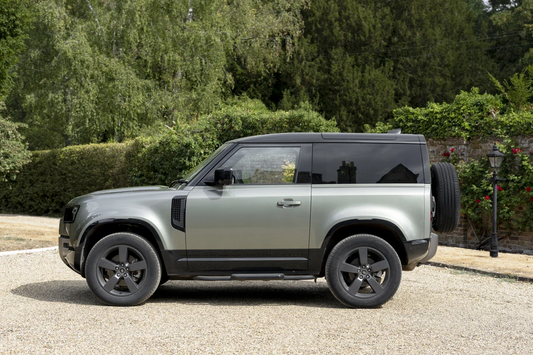 2024 Land Rover Defender L663 - Image 5 of 31