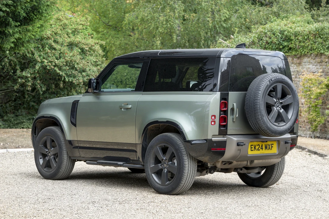 2024 Land Rover Defender L663 - Image 24 of 31