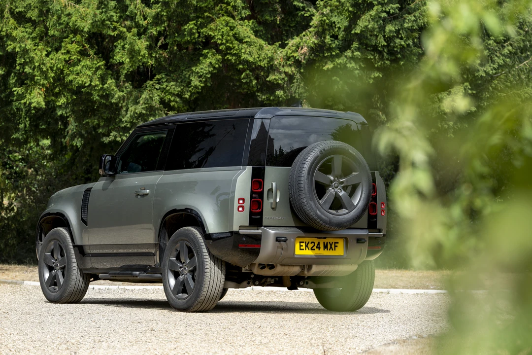2024 Land Rover Defender L663 - Image 25 of 31