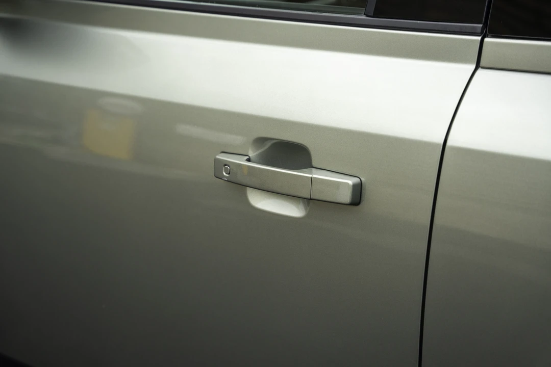 2024 Land Rover Defender L663 - Image 12 of 31