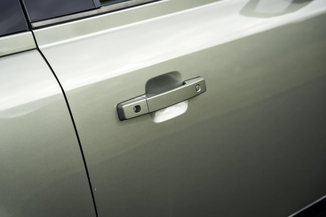 2024 Land Rover Defender L663 - Image 14 of 31