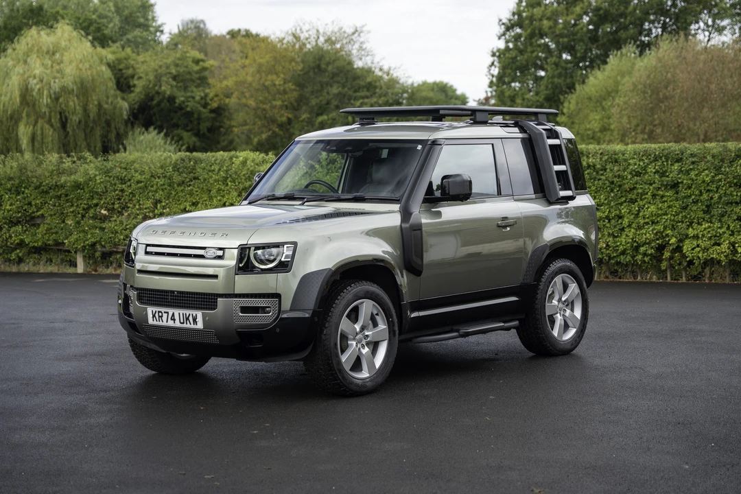 2024 Land Rover Defender L663 - Image 9 of 31
