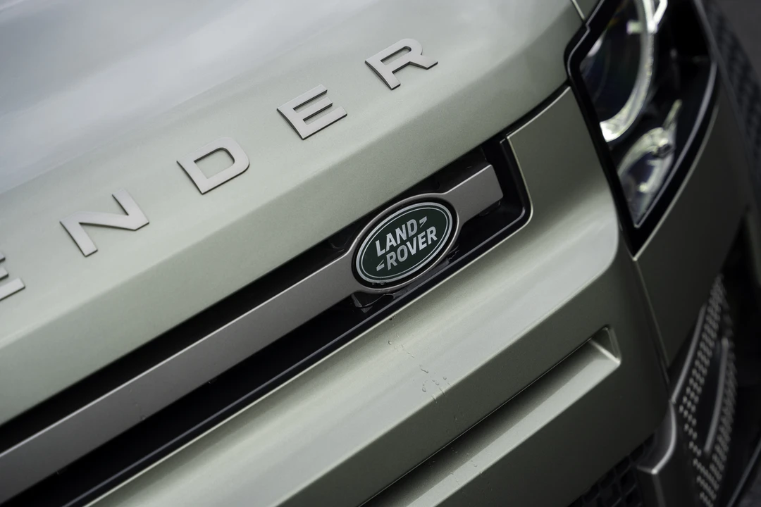 2024 Land Rover Defender L663 - Image 17 of 31