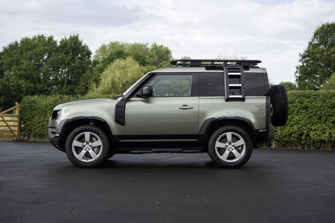 2024 Land Rover Defender L663 - Image 8 of 31