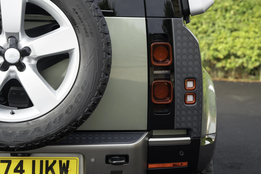 2024 Land Rover Defender L663 - Image 21 of 31