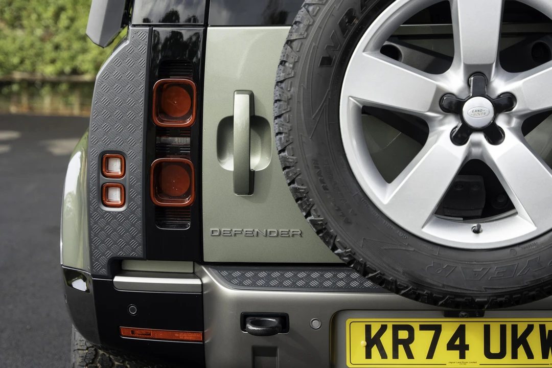 2024 Land Rover Defender L663 - Image 22 of 31