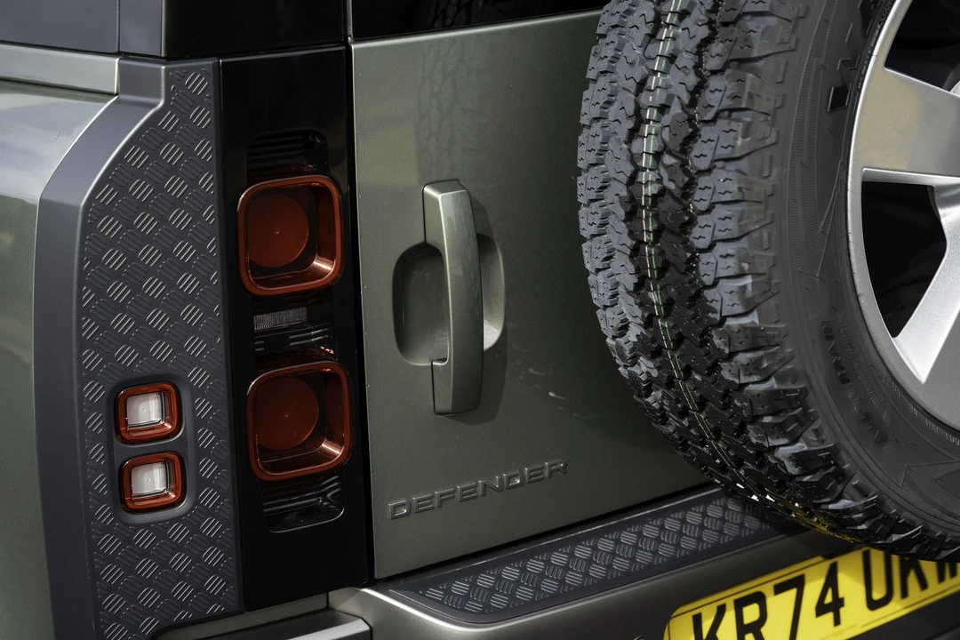 2024 Land Rover Defender L663 - Image 23 of 31