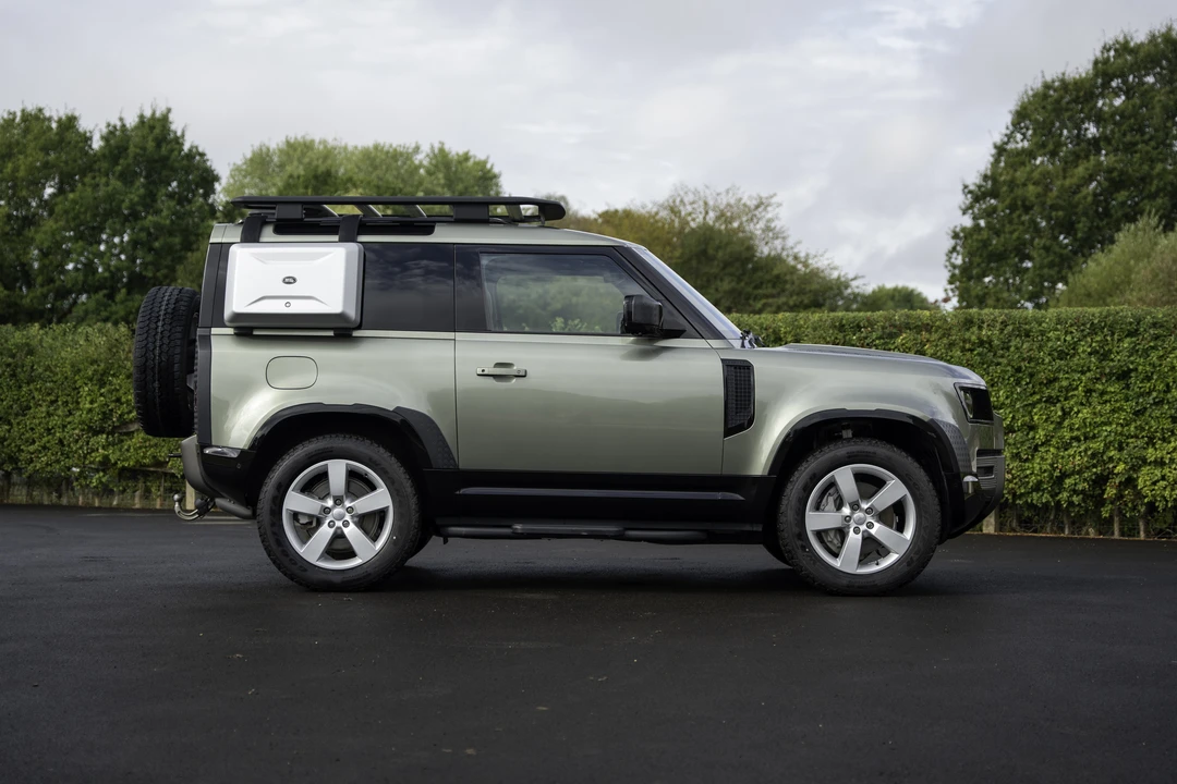 2024 Land Rover Defender L663 - Image 4 of 31