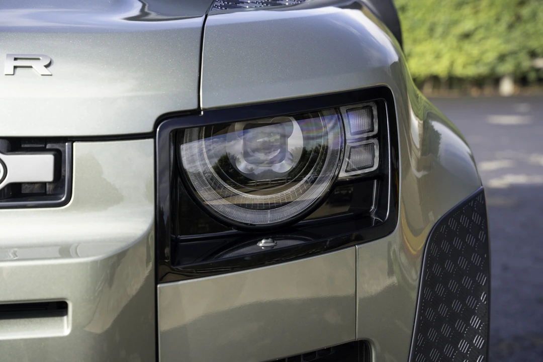 2024 Land Rover Defender L663 - Image 30 of 31