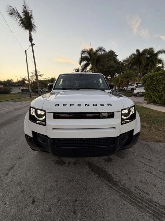 2024 Land Rover Defender L663 - Image 3 of 31
