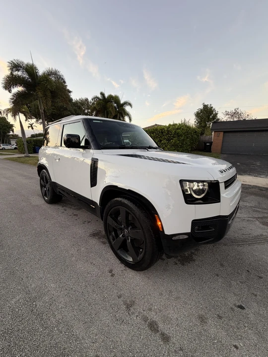 2024 Land Rover Defender L663 - Image 19 of 31
