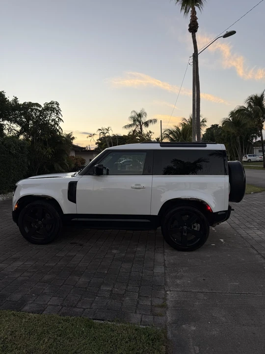 2024 Land Rover Defender L663 - Image 8 of 31